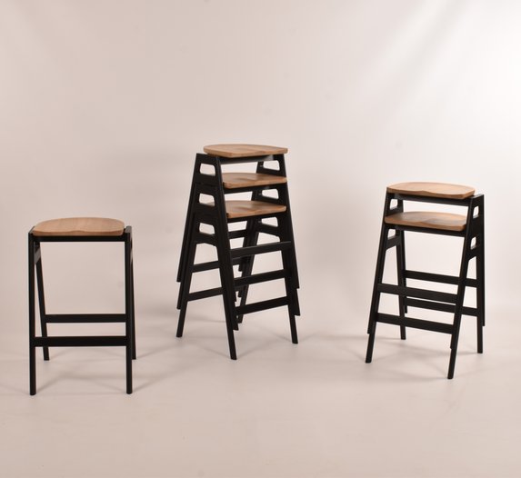 Image of Svelto Stacking Bar Stool in BKCM Oak