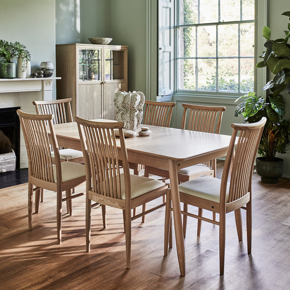 Teramo medium extending dining table and 6 Teramo dining chairs