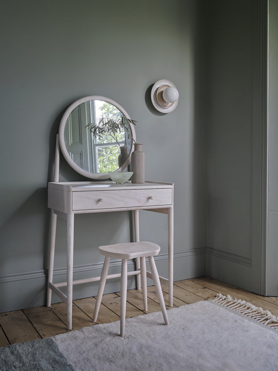 Image of ercol Collection Saddle Stool