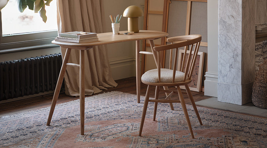 hotspot_Bix_2367_desk_OA-Heritage_4341_armchair_DM_E755-lifestyle.jpg
