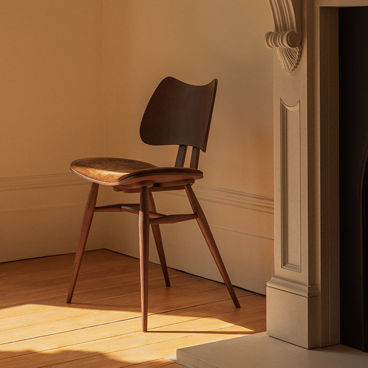 Butterfly chair in U0125 fabric and BU finish