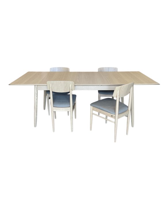 Image of Chesham Extending Dining Table & Four  Dining Chairs in DM Oak