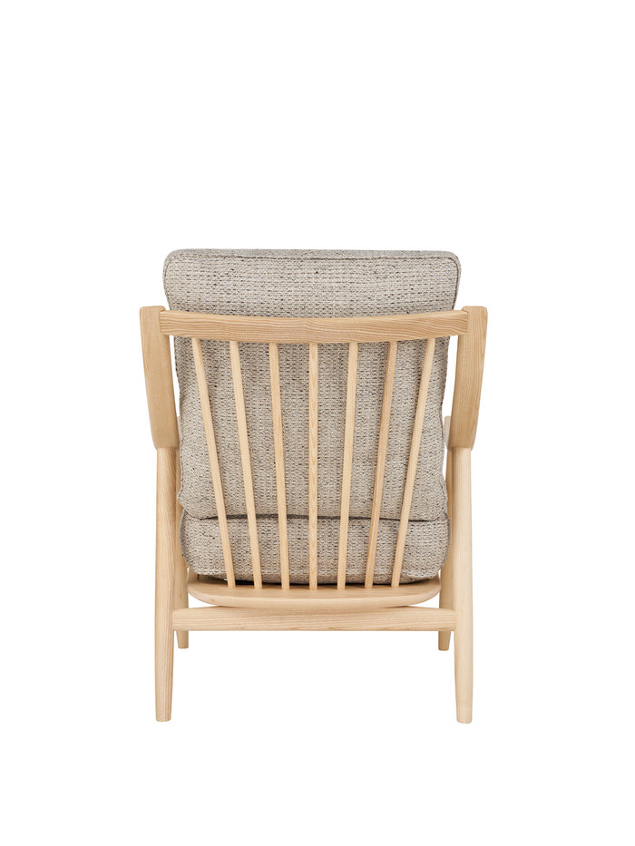 Image shown in G739 fabric on the body and CM finish