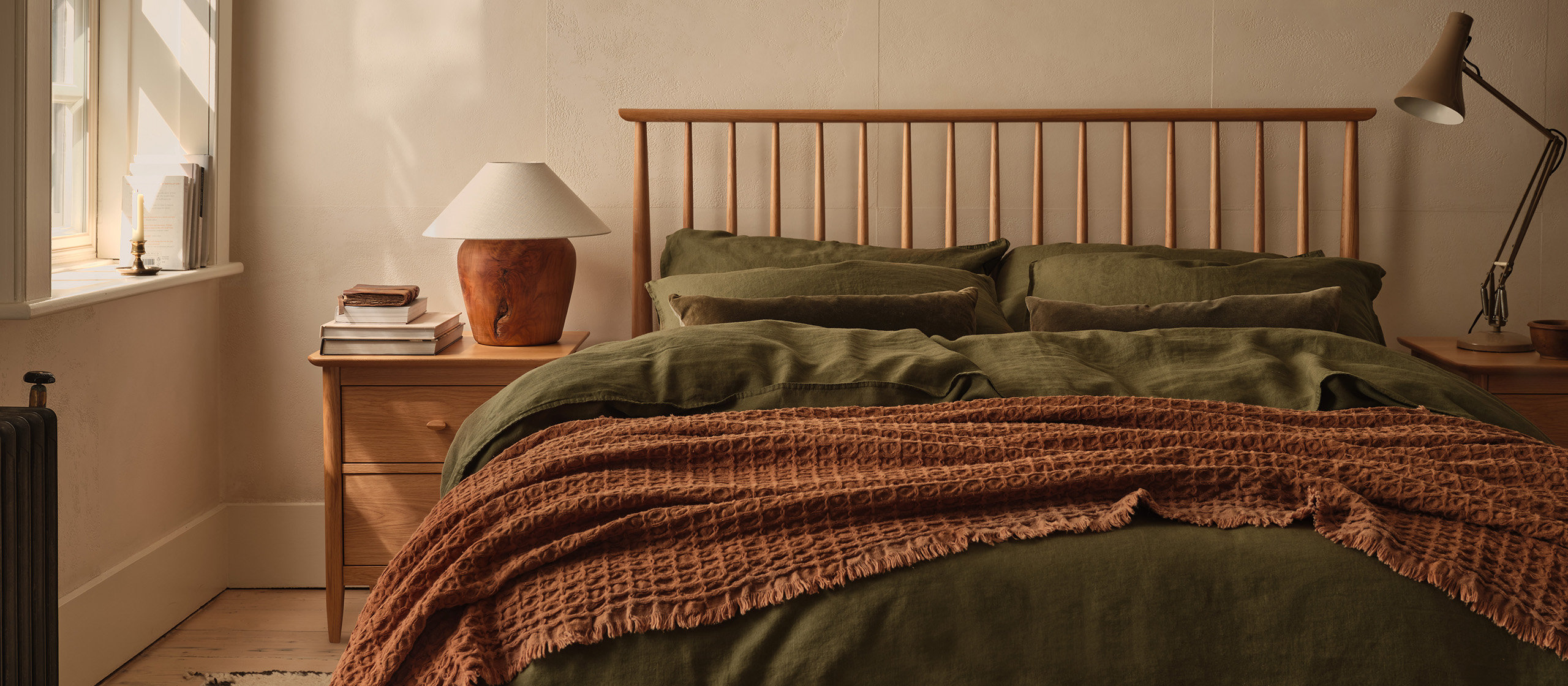 Teramo kingsize bed and bedside cabinet.jpg