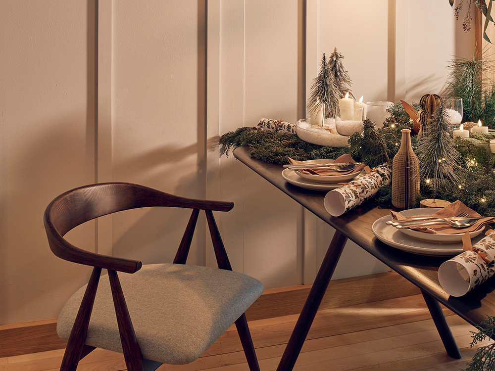 Lugo dining armchair with a Corso table set for Christmas