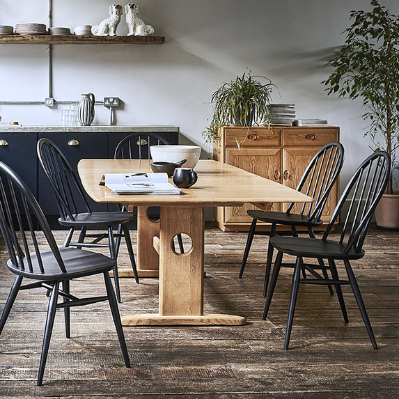 Windsor 1194 large extending dining table with 4 1877 Windsor dining chairs