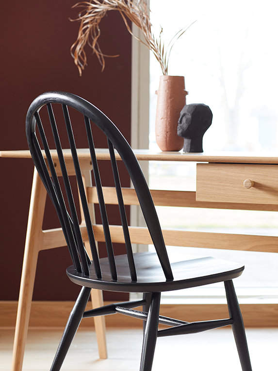 Black windsor store back chairs