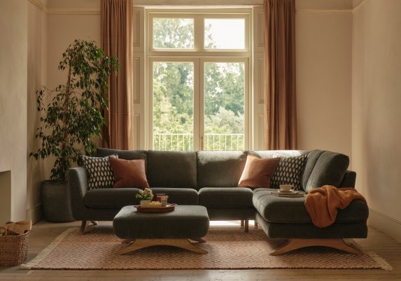 The Ballard RHF Corner Chaise with signature tapered legs 